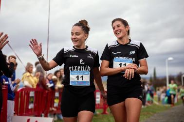 Fotos de la V Carrera por parejas 'Cada oveja con su pareja' en Zizur con la participación de 400 corredores