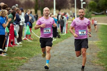 Fotos de la V Carrera por parejas 'Cada oveja con su pareja' en Zizur con la participación de 400 corredores