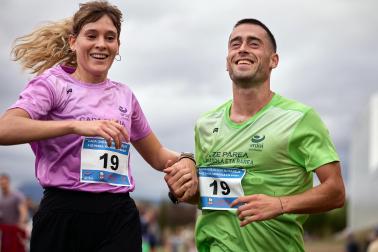 Fotos de la V Carrera por parejas 'Cada oveja con su pareja' en Zizur con la participación de 400 corredores