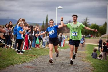 Fotos de la V Carrera por parejas 'Cada oveja con su pareja' en Zizur con la participación de 400 corredores