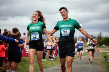 Fotos de la V Carrera por parejas 'Cada oveja con su pareja' en Zizur con la participación de 400 corredores
