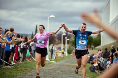 Fotos de la V Carrera por parejas 'Cada oveja con su pareja' en Zizur con la participación de 400 corredores