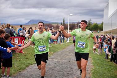 Fotos de la V Carrera por parejas 'Cada oveja con su pareja' en Zizur con la participación de 400 corredores