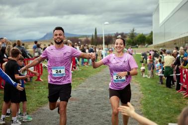 Fotos de la V Carrera por parejas 'Cada oveja con su pareja' en Zizur con la participación de 400 corredores