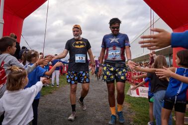 Fotos de la V Carrera por parejas 'Cada oveja con su pareja' en Zizur con la participación de 400 corredores