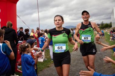 Fotos de la V Carrera por parejas 'Cada oveja con su pareja' en Zizur con la participación de 400 corredores