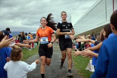 Fotos de la V Carrera por parejas 'Cada oveja con su pareja' en Zizur con la participación de 400 corredores