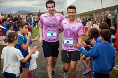 Fotos de la V Carrera por parejas 'Cada oveja con su pareja' en Zizur con la participación de 400 corredores