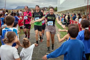 Fotos de la V Carrera por parejas 'Cada oveja con su pareja' en Zizur con la participación de 400 corredores