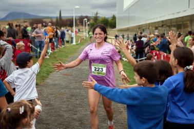 Fotos de la V Carrera por parejas 'Cada oveja con su pareja' en Zizur con la participación de 400 corredores