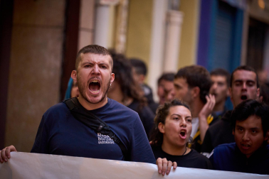 Fotos de la manifestación en Pamplona por la especulación de la vivienda