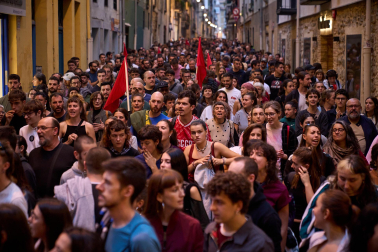 Fotos de la manifestación en Pamplona por la especulación de la vivienda