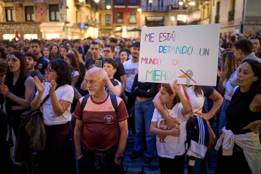 Fotos de la manifestación en Pamplona por la especulación de la vivienda