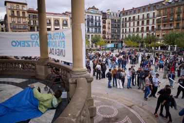 Fotos de la manifestación en Pamplona por la especulación de la vivienda