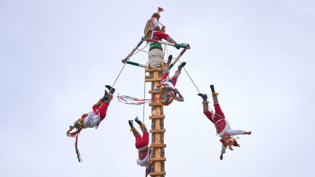 Vídeo del ritual de los Voladores de Papantla en la Vuelta del Castillo de Pamplona