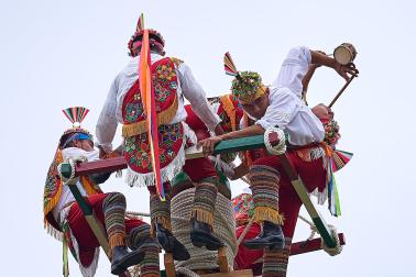Ceremonia del Ritual de los Voladores de Papantla en Pamplona