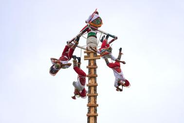 Ceremonia del Ritual de los Voladores de Papantla en Pamplona