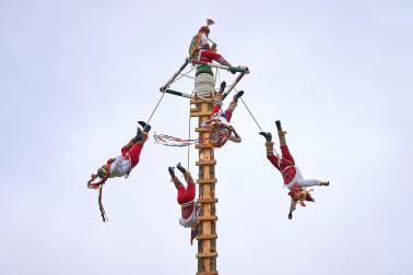 Ceremonia del Ritual de los Voladores de Papantla en Pamplona