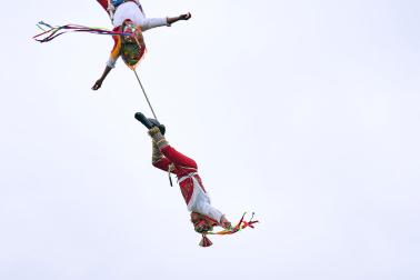 Ceremonia del Ritual de los Voladores de Papantla en Pamplona