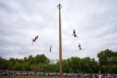 Ceremonia del Ritual de los Voladores de Papantla en Pamplona