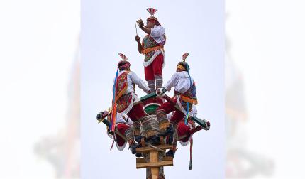 Ceremonia del Ritual de los Voladores de Papantla en Pamplona