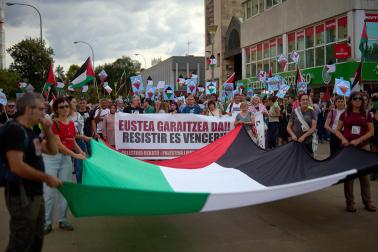 Manifestación a favor de Palestina por las calles de Pamplona