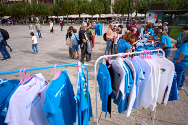 Acto por el Día Europeo del Autismo en la Plaza del Castillo de Pamplona