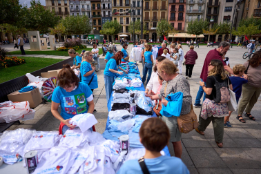 Acto por el Día Europeo del Autismo en la Plaza del Castillo de Pamplona