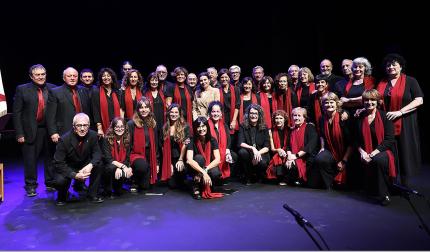Entrega del premio Ciudad de Tafalla a la soprano Sabina Puertolas en el centro de cultura de Tafalla