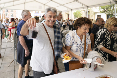 Tradición y gastronomía se citaron este lunes, 5 de octubre, en el marco de las fiestas de Villava con el concurso de relleno