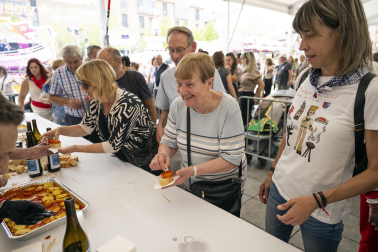 Tradición y gastronomía se citaron este lunes, 5 de octubre, en el marco de las fiestas de Villava con el concurso de relleno