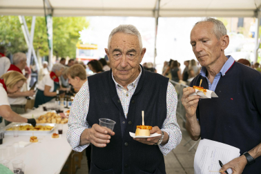 Tradición y gastronomía se citaron este lunes, 5 de octubre, en el marco de las fiestas de Villava con el concurso de relleno