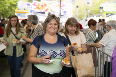 Tradición y gastronomía se citaron este lunes, 5 de octubre, en el marco de las fiestas de Villava con el concurso de relleno