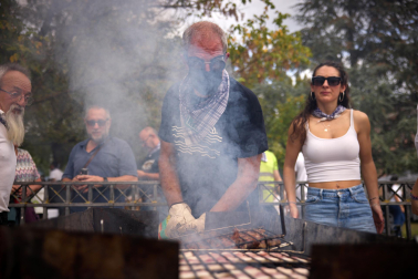 Celebración y gastronomía se citaron este martes, 6 de octubre. en las fiestas de Villava con la costillada popular