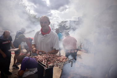 Celebración y gastronomía se citaron este martes, 6 de octubre. en las fiestas de Villava con la costillada popular