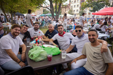 Celebración y gastronomía se citaron este martes, 6 de octubre. en las fiestas de Villava con la costillada popular