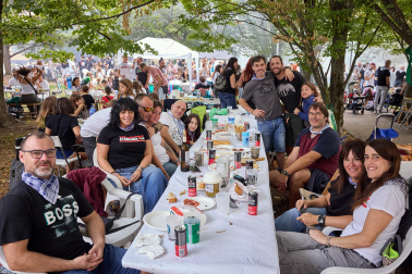 Celebración y gastronomía se citaron este martes, 6 de octubre. en las fiestas de Villava con la costillada popular