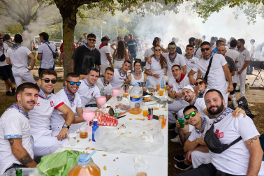 Celebración y gastronomía se citaron este martes, 6 de octubre. en las fiestas de Villava con la costillada popular