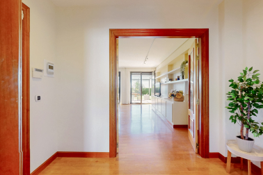 Exclusivo bajo con jardín y txoko en Gorráiz