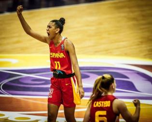 Aixa Wone celebra una victoria durante el Mundial Sub 19