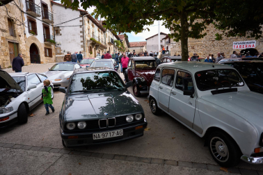 A: MIGUEL OSES F: 10-10-2026 P: L: PAMPLONA T: CONCENTRACION DE COCHES CLASICOS EN BAKAIKU