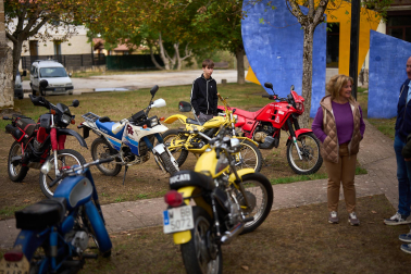 A: MIGUEL OSES F: 10-10-2026 P: L: PAMPLONA T: CONCENTRACION DE COCHES CLASICOS EN BAKAIKU