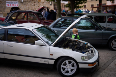 A: MIGUEL OSES F: 10-10-2026 P: L: PAMPLONA T: CONCENTRACION DE COCHES CLASICOS EN BAKAIKU