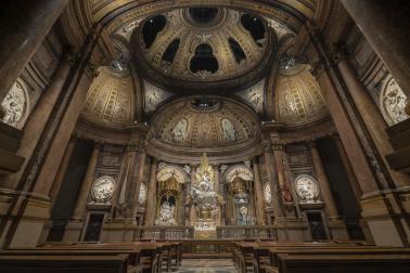 La Santa Capilla de la basílica del Pilar, con la nueva iluminación