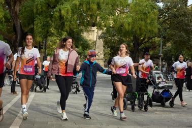 Fotos de la XIII Carrera Solidaria Navarra en Pamplona.