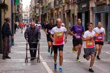 Fotos de la XIII Carrera Solidaria Navarra en Pamplona.