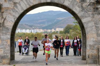 Fotos de la XIII Carrera Solidaria Navarra en Pamplona.