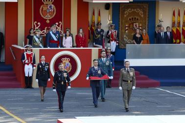 Los Reyes don Felipe y doña Letizia presidieron este lunes 12 de octubre el acto con motivo de la Fiesta Nacional en el que participaron 4.400 militares en el centro de la capital.