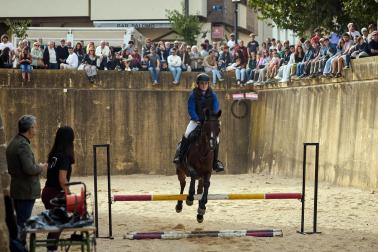 Marcilla acogió este lunes, 12 de octubre, la Feria del Caballo Benito Aguerri en una jornada soleada donde se dieron cita exhibiciones ecuestres y los puestos de alimentación