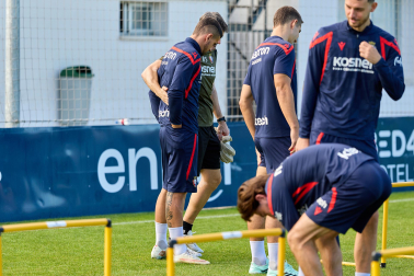 Luis Miguel Ramis dirigió este lunes, 12 de octubre, su última entrenamiento como entrenador de Osasuna antes de ser cesado